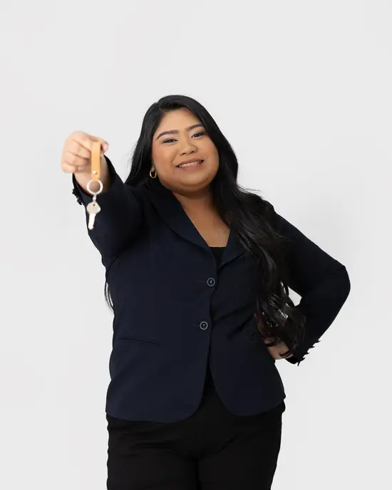 Chelsea Javier holding a set of house keys